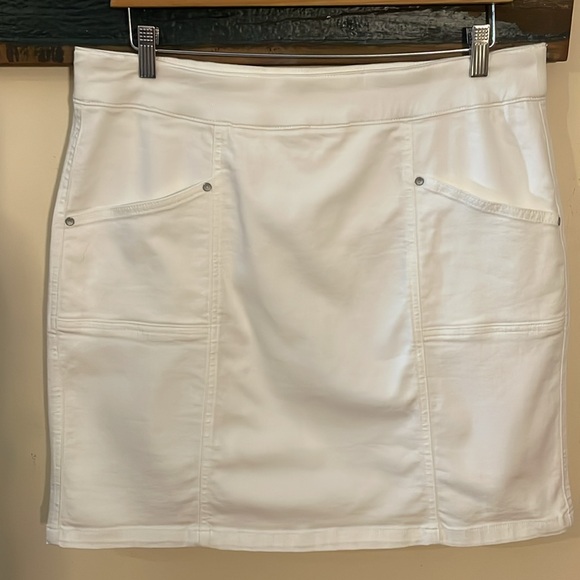 Jag Jeans White Denim Roadtrip Pull On Skort - Picture 8 of 16